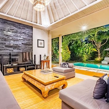 Central Seminyak Villa Martini מראה חיצוני תמונה