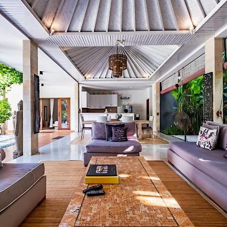 Central Seminyak Villa Martini מראה חיצוני תמונה