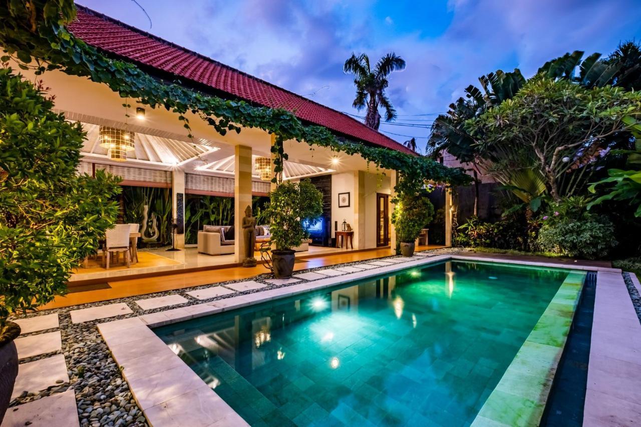 Central Seminyak Villa Martini מראה חיצוני תמונה