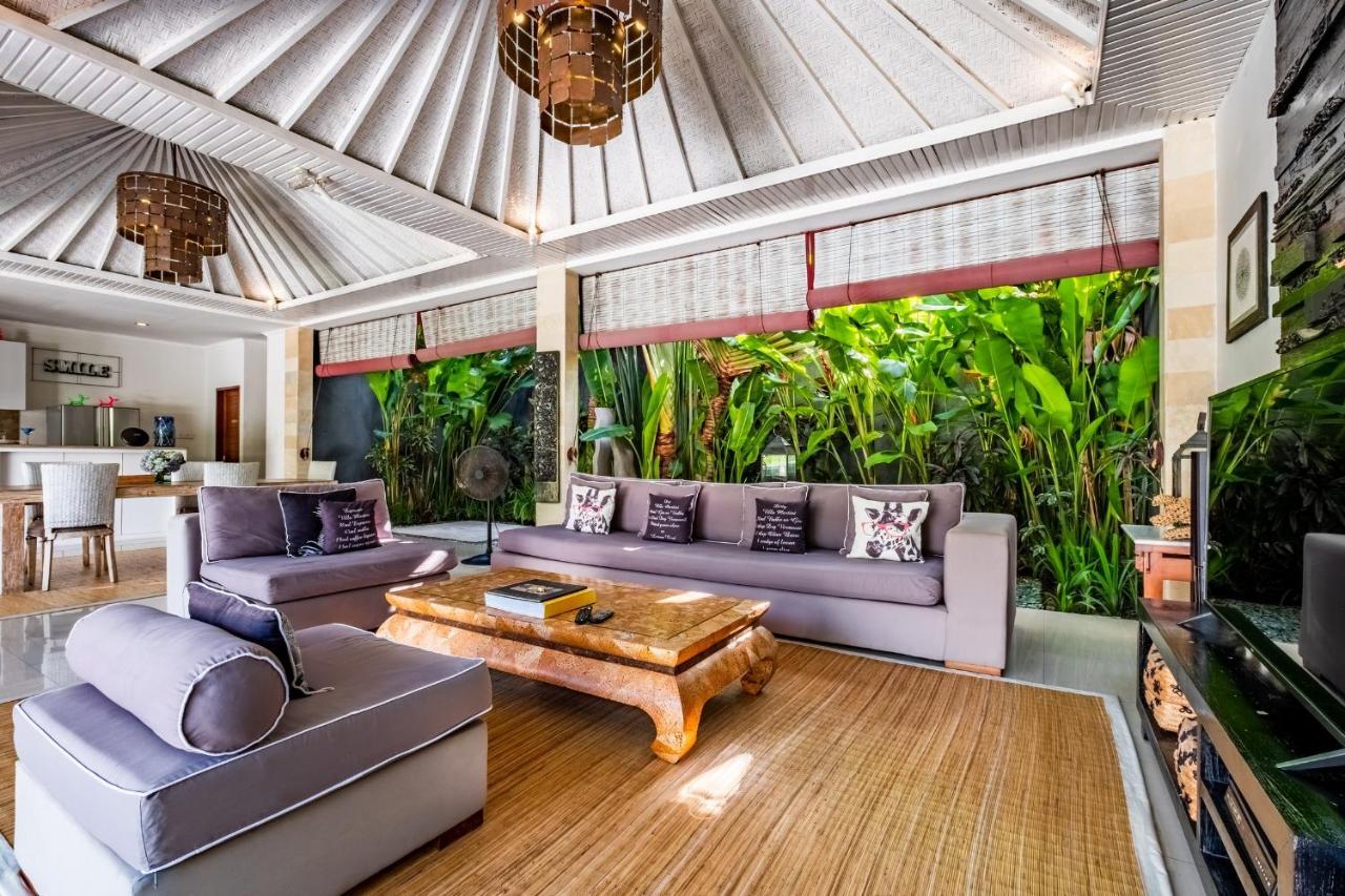 Central Seminyak Villa Martini מראה חיצוני תמונה