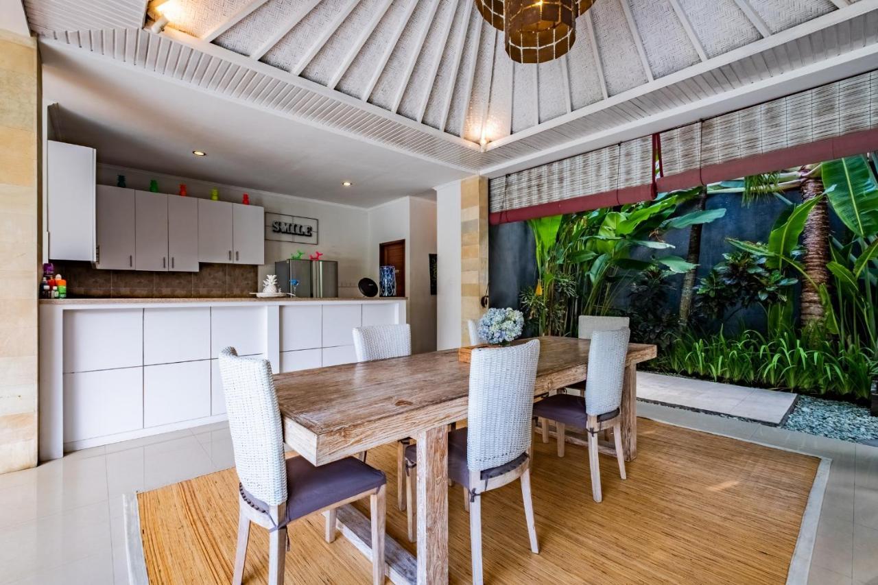 Central Seminyak Villa Martini מראה חיצוני תמונה