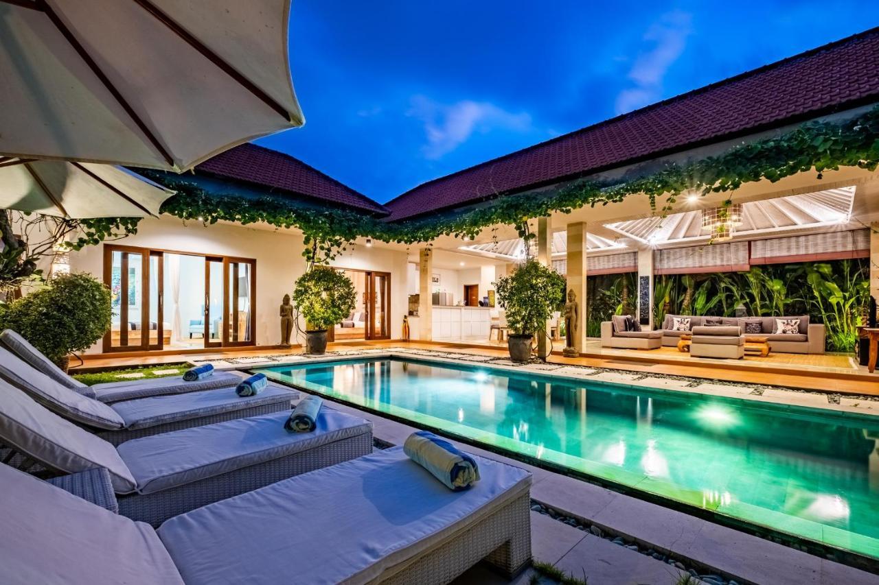 Central Seminyak Villa Martini מראה חיצוני תמונה