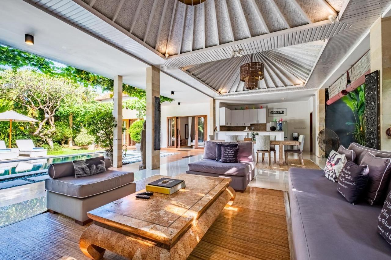 Central Seminyak Villa Martini מראה חיצוני תמונה