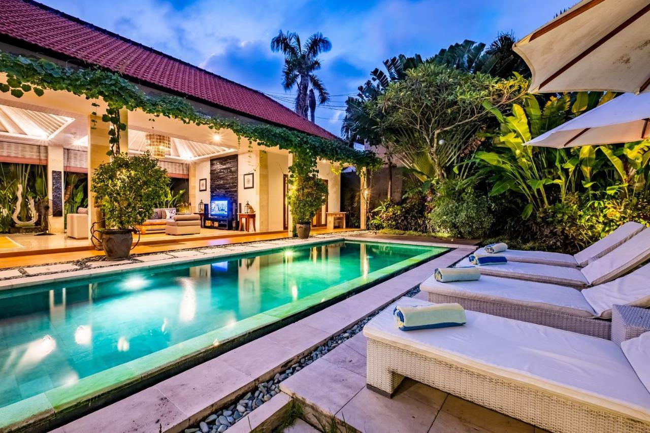 Central Seminyak Villa Martini מראה חיצוני תמונה
